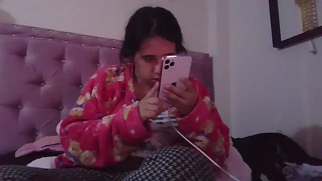 Snapshot of annarose19 chatting on 03-19-25, 02:05 annarose19 online show from 03-19-25, 02:05