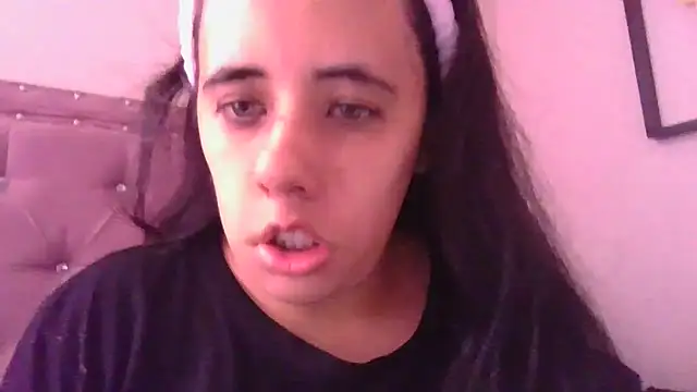 Snapshot of annarose19 chatting on 09-13-25, 05:46 annarose19 online show from 09-13-25, 05:46