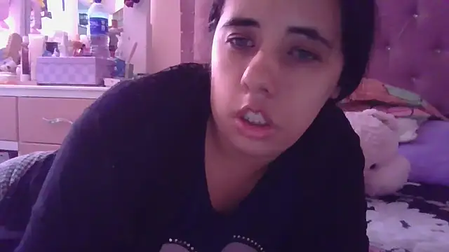 Snapshot of annarose19 chatting on 09-18-25, 07:49 annarose19 online show from 09-18-25, 07:49