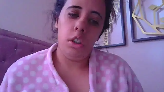 Snapshot of annarose19 chatting on 10-04-25, 05:11 annarose19 online show from 10-04-25, 05:11