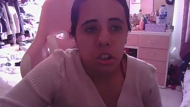 Snapshot of annarose19 chatting on 10-10-25, 07:46 annarose19 online show from 10-10-25, 07:46