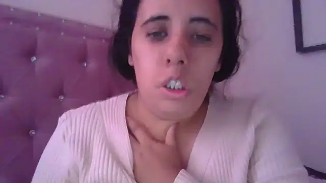 Snapshot of annarose19 chatting on 10-14-25, 06:09 annarose19 online show from 10-14-25, 06:09