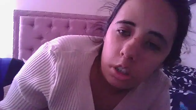 Snapshot of annarose19 chatting on 10-15-25, 07:03 annarose19 online show from 10-15-25, 07:03
