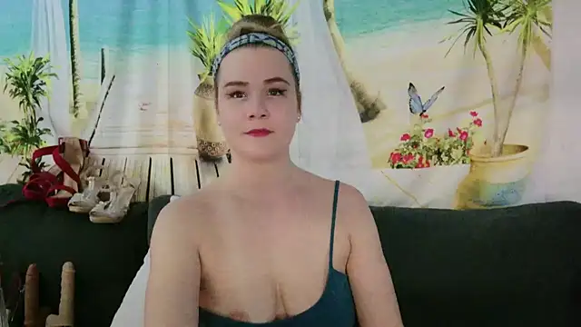 Snapshot of Kellylynn69 chatting on 12-04-24, 01:25 Kellylynn69 online show from 12-04-24, 01:25