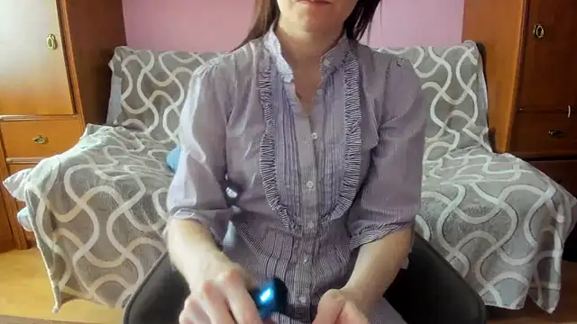 Snapshot of HolmesAriana chatting on 01-19-25, 03:32 HolmesAriana online show from 01-19-25, 03:32