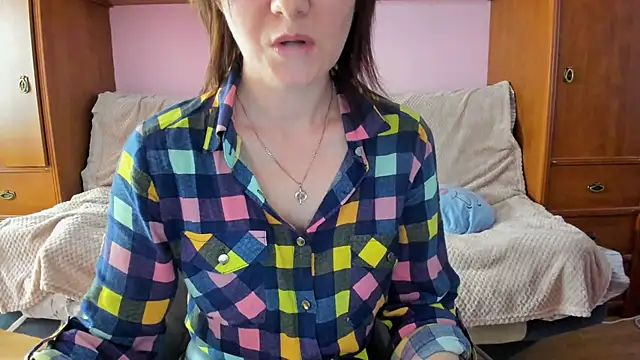 Snapshot of HolmesAriana chatting on 02-27-25, 01:49 HolmesAriana online show from 02-27-25, 01:49