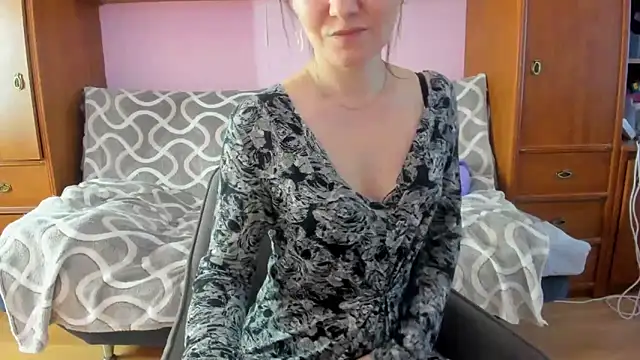 Snapshot of HolmesAriana chatting on 03-01-25, 01:07 HolmesAriana online show from 03-01-25, 01:07