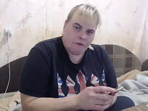 Snapshot of Ameliabusty chatting on 02-06-25, 10:48 Ameliabusty online show from 02-06-25, 10:48