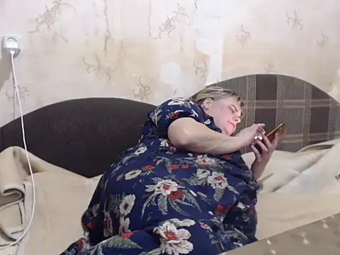 Snapshot of Ameliabusty chatting on 03-18-25, 06:04 Ameliabusty online show from 03-18-25, 06:04