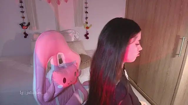 iriswest  online show from 03-10-26, 12:26