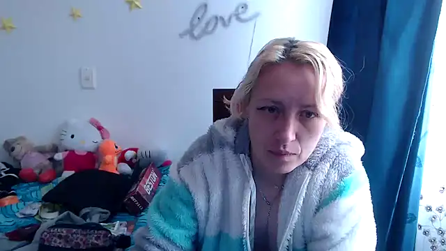 Snapshot of kittykalor09 chatting on 12-16-24, 02:27 kittykalor09 online show from 12-16-24, 02:27