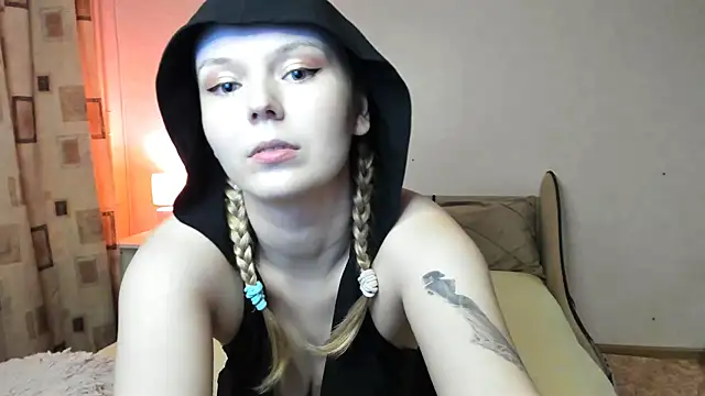 Snapshot of Vivian_Davis chatting on 03-04-25, 06:07 Vivian Davis online show from 03-04-25, 06:07