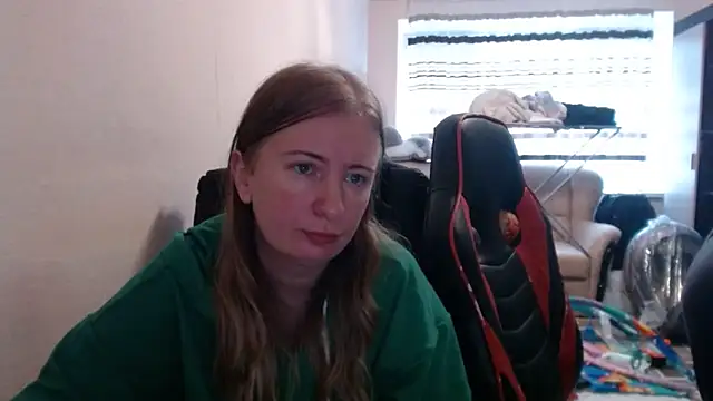 PeterAndJen online show from 10-19-25, 08:04