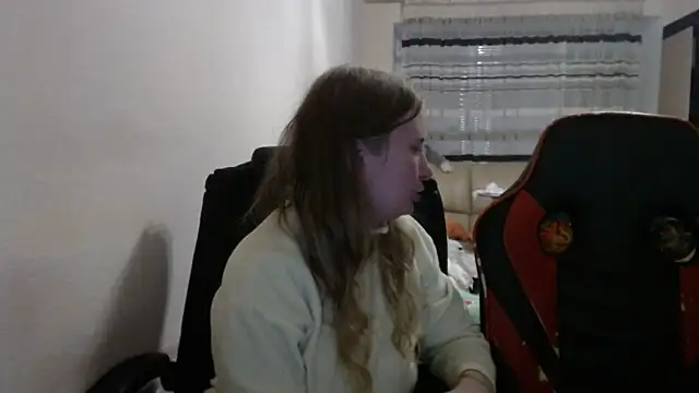 PeterAndJen online show from 11-05-25, 07:14