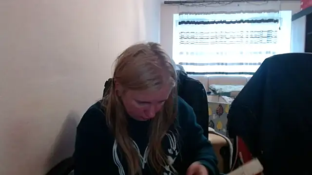 PeterAndJen online show from 04-27-26, 05:16