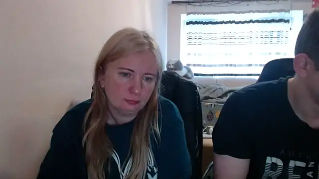 Snapshot of PeterAndJen chatting on 04-30-26, 05:47 PeterAndJen online show from 04-30-26, 05:47