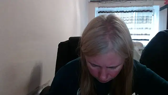 Snapshot of PeterAndJen chatting on 04-30-26, 05:52 PeterAndJen online show from 04-30-26, 05:52