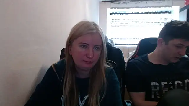 Snapshot of PeterAndJen chatting on 05-01-26, 05:12 PeterAndJen online show from 05-01-26, 05:12