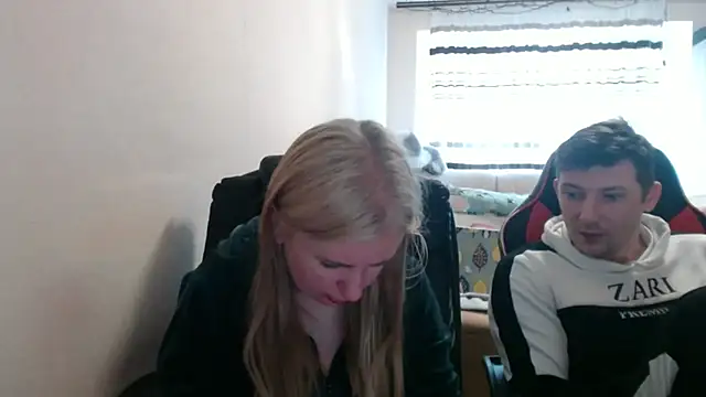 Snapshot of PeterAndJen chatting on 05-05-26, 07:27 PeterAndJen online show from 05-05-26, 07:27