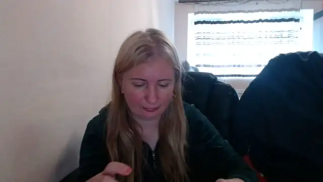 Snapshot of PeterAndJen chatting on 05-16-26, 11:09 PeterAndJen online show from 05-16-26, 11:09
