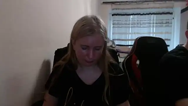 Snapshot of PeterAndJen chatting on 05-20-26, 04:57 PeterAndJen online show from 05-20-26, 04:57