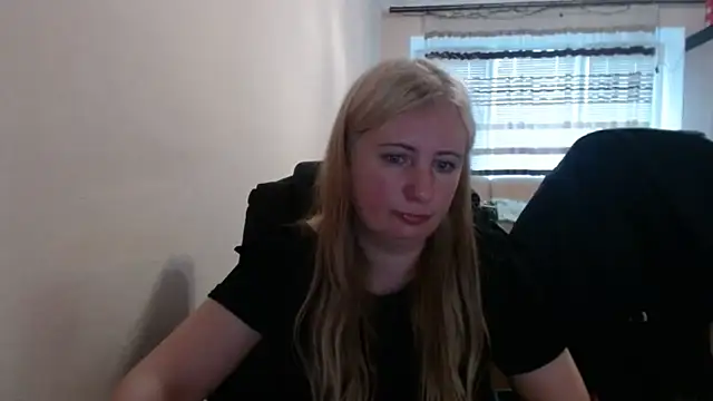 Snapshot of PeterAndJen chatting on 05-22-26, 05:51 PeterAndJen online show from 05-22-26, 05:51