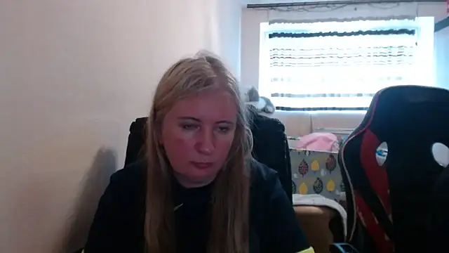 Snapshot of PeterAndJen chatting on 06-01-26, 06:20 PeterAndJen online show from 06-01-26, 06:20