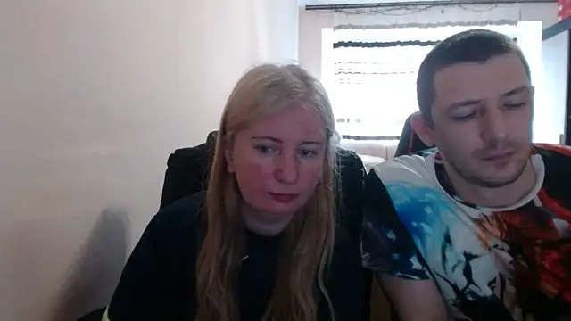 Snapshot of PeterAndJen chatting on 06-03-26, 06:38 PeterAndJen online show from 06-03-26, 06:38