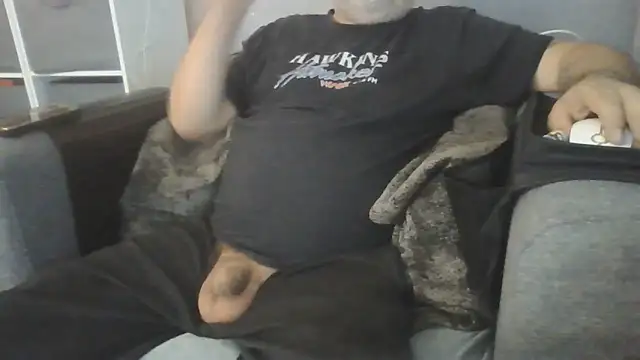 Snapshot of Naturistmale45 chatting on 06-05-26, 05:51 Naturistmale45 online show from 06-05-26, 05:51