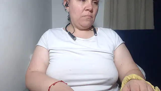 agathamiller01 online show from 09-11-25, 03:06