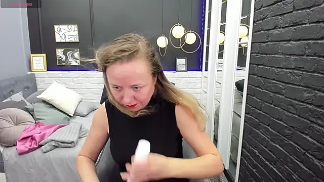 Snapshot of GabrielGold chatting on 12-19-24, 08:55 GabrielGold online show from 12-19-24, 08:55