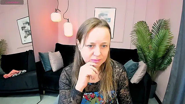 Snapshot of GabrielGold chatting on 11-27-25, 08:44 GabrielGold online show from 11-27-25, 08:44