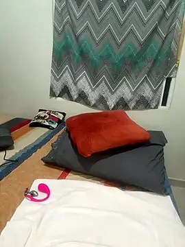 MileyGia online show from 11-30-25, 12:47