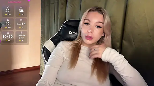 ariashaa online show from 11-14-25, 04:38