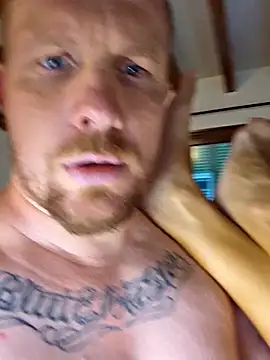 Snapshot of kylie_blck chatting on 09-19-25, 04:29 kylie blck online show from 09-19-25, 04:29