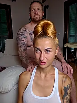 Snapshot of kylie_blck chatting on 09-25-25, 03:49 kylie blck online show from 09-25-25, 03:49