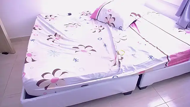 Snapshot of dayanasanz chatting on 03-19-25, 06:55 dayanasanz online show from 03-19-25, 06:55