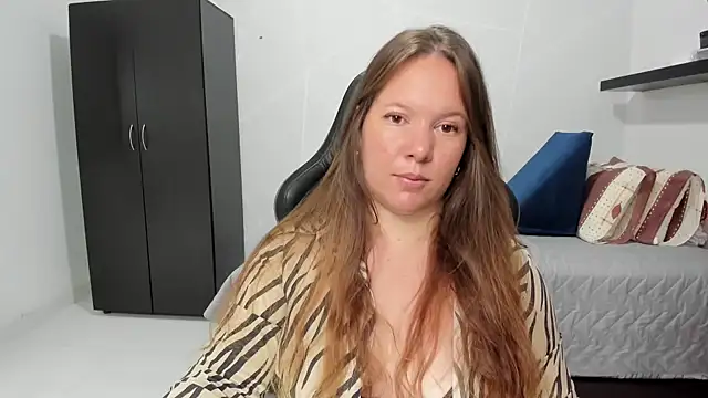Snapshot of tamy_shine87 chatting on 09-28-25, 07:41 tamy shine87 online show from 09-28-25, 07:41