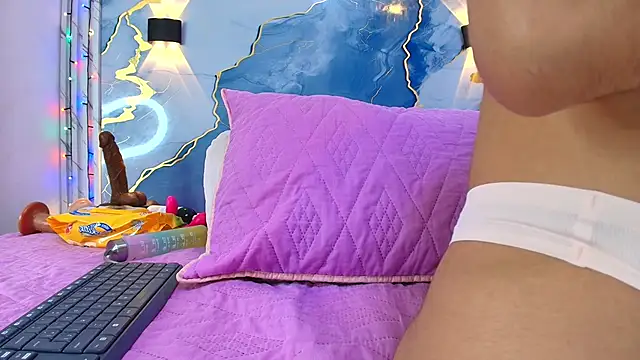 lorrayne  online show from 01-09-26, 12:08