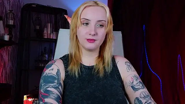 Snapshot of AsheLucker chatting on 05-27-26, 02:30 AsheLucker online show from 05-27-26, 02:30