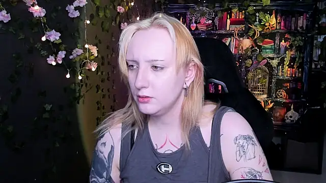 Snapshot of AsheLucker chatting on 05-30-26, 03:25 AsheLucker online show from 05-30-26, 03:25