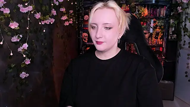 Snapshot of AsheLucker chatting on 06-10-26, 06:45 AsheLucker online show from 06-10-26, 06:45