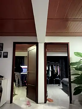 Snapshot of Ambar_pe_ chatting on 11-02-25, 02:14 Ambar pe online show from 11-02-25, 02:14