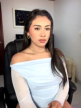 Snapshot of Ambar_pe_ chatting on 11-19-25, 02:33 Ambar pe online show from 11-19-25, 02:33