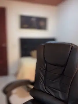 Snapshot of Ambar_pe_ chatting on 11-20-25, 02:23 Ambar pe online show from 11-20-25, 02:23