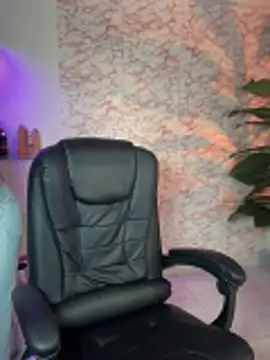 Snapshot of Ambar_pe_ chatting on 11-22-25, 03:27 Ambar pe online show from 11-22-25, 03:27