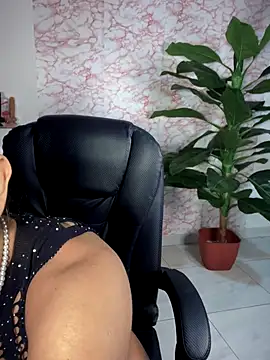 Snapshot of Ambar_pe_ chatting on 11-26-25, 03:29 Ambar pe online show from 11-26-25, 03:29