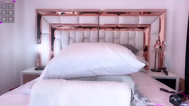 Snapshot of im_yours_01 chatting on 01-29-25, 07:04 im yours 01 online show from 01-29-25, 07:04