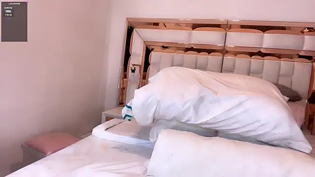 Snapshot of im_yours_01 chatting on 03-17-25, 05:56 im yours 01 online show from 03-17-25, 05:56