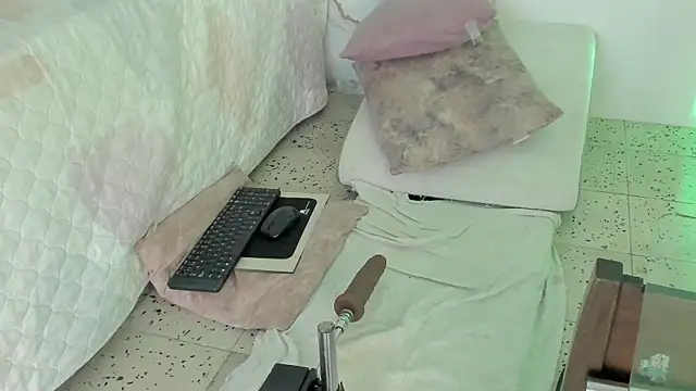 IsiisLovei online show from 01-07-26, 02:41